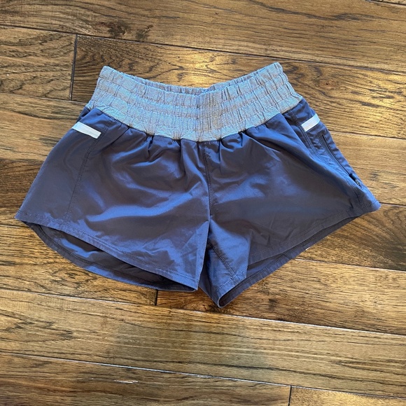 lululemon athletica Pants - Lululemon Tracker Shorts, Size 6